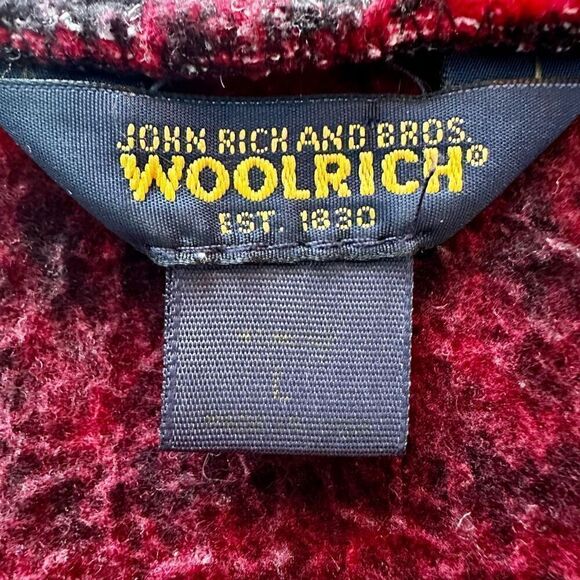 Vintage Woolrich CabinCore  Red + Black Winter Print Fleece Vest Toggle Closure - Picture 7 of 8